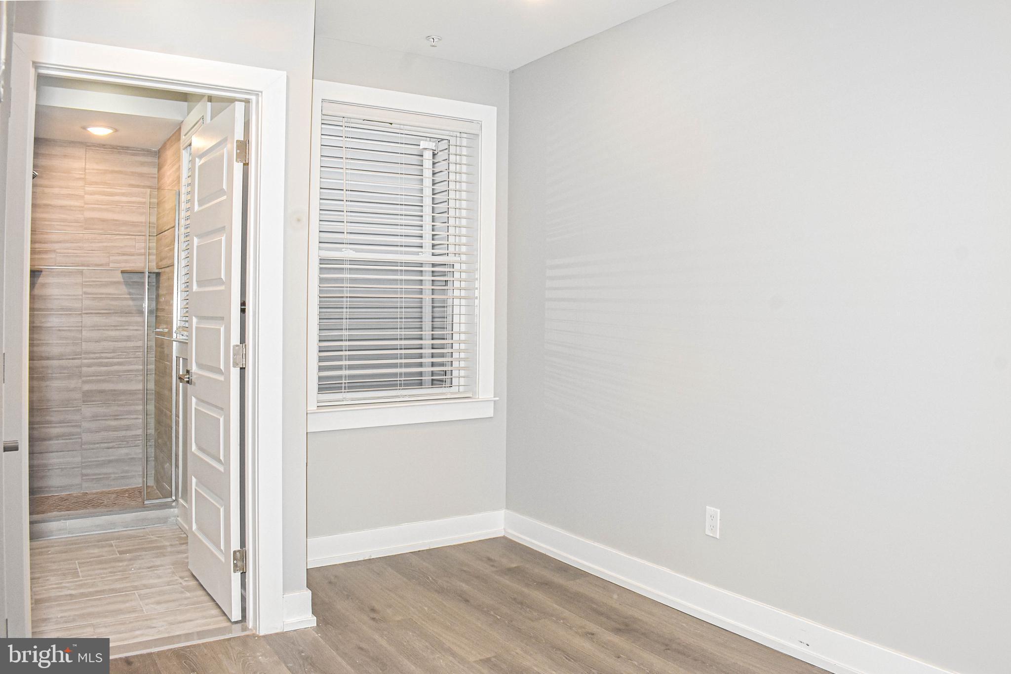 1517-23 N Stillman St