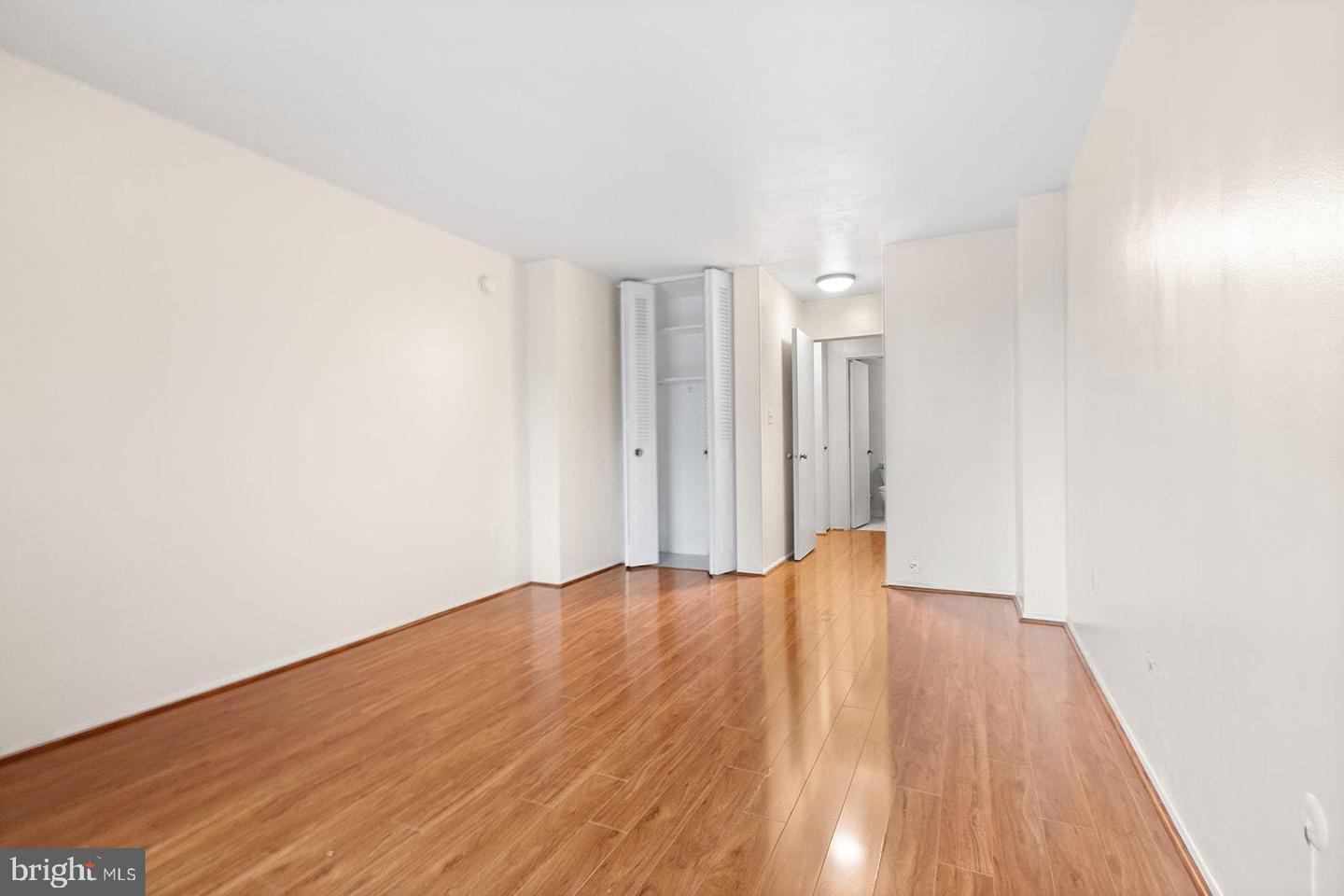 1919 Chestnut St #1210