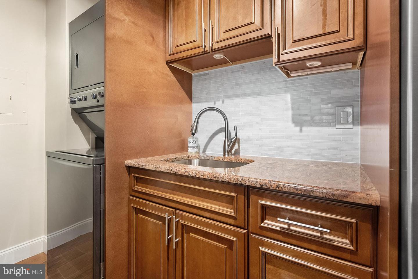 1919 Chestnut St #1210