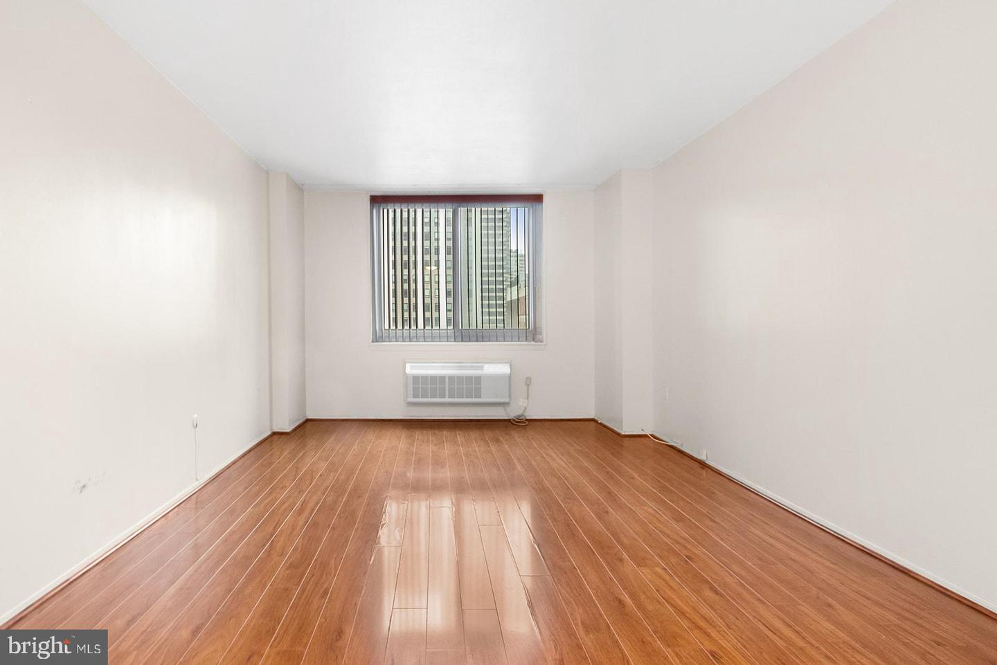 1919 Chestnut St #1210