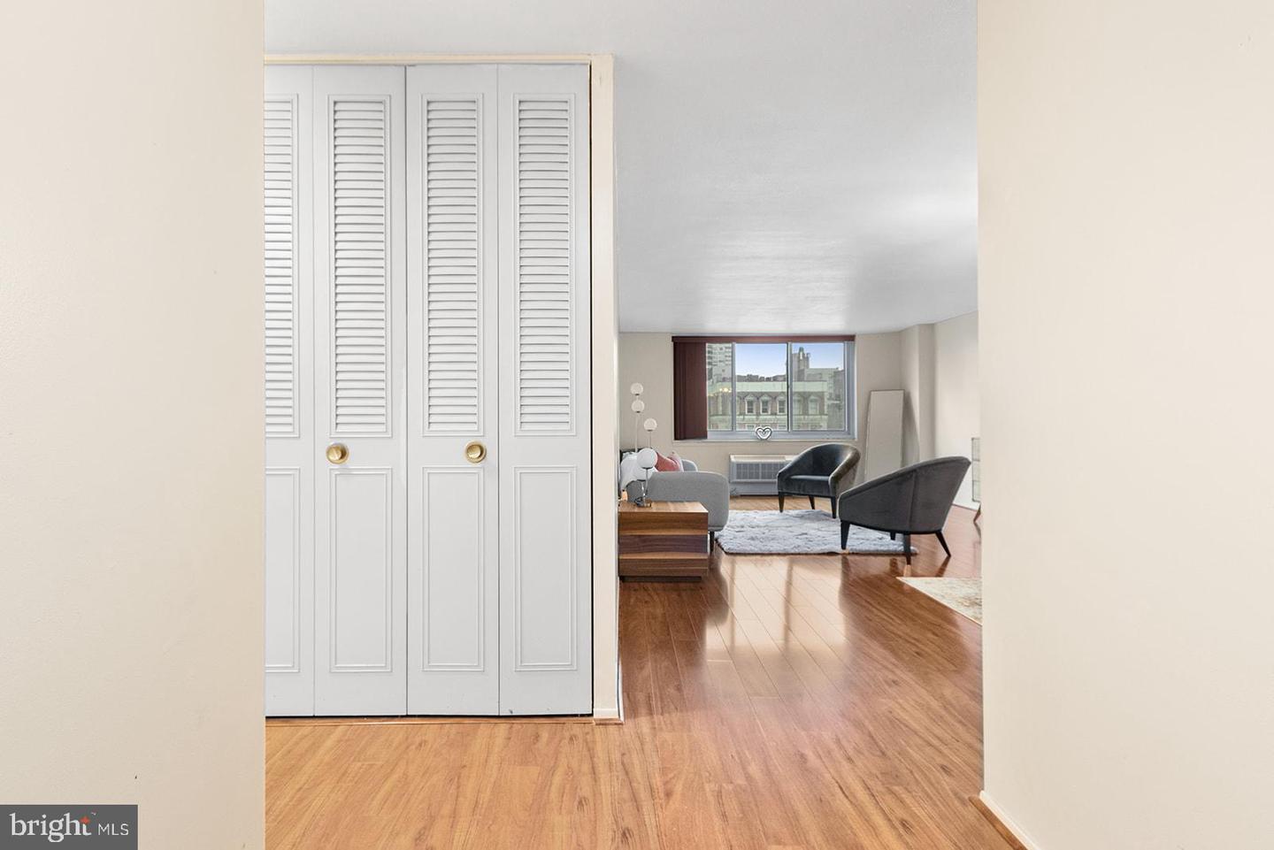 1919 Chestnut St #1210