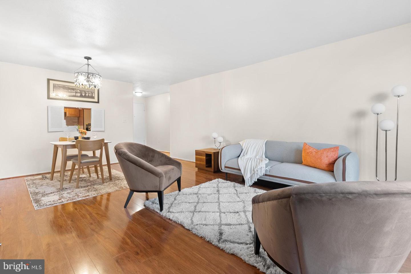 1919 Chestnut St #1210