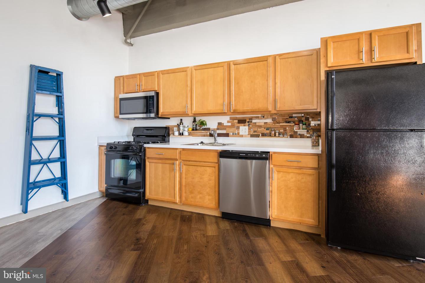 511-19 N Broad St #403