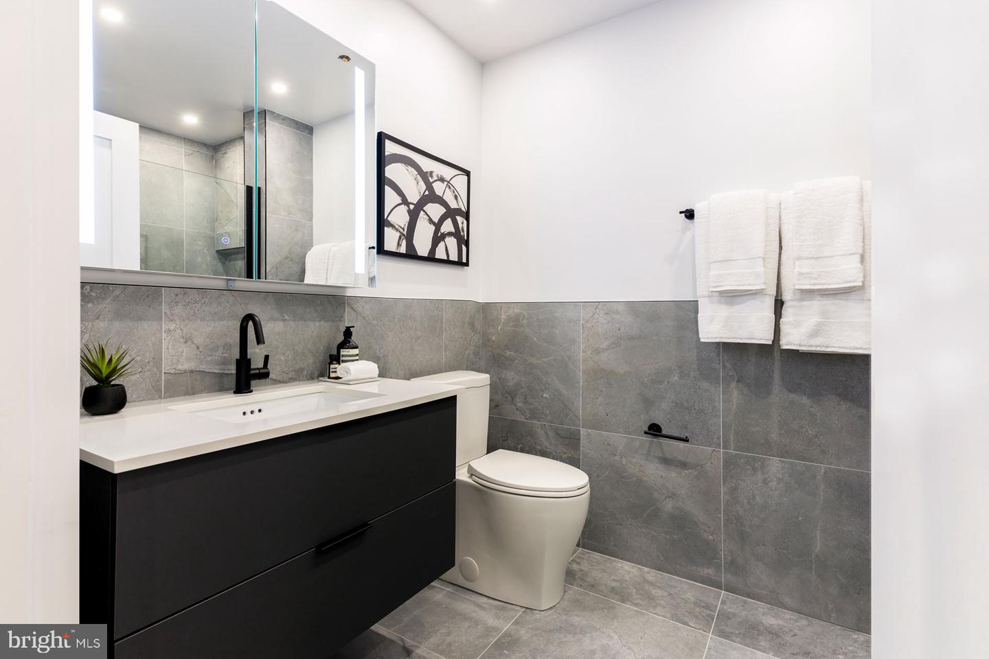 1001 N 2nd St #3br3ba