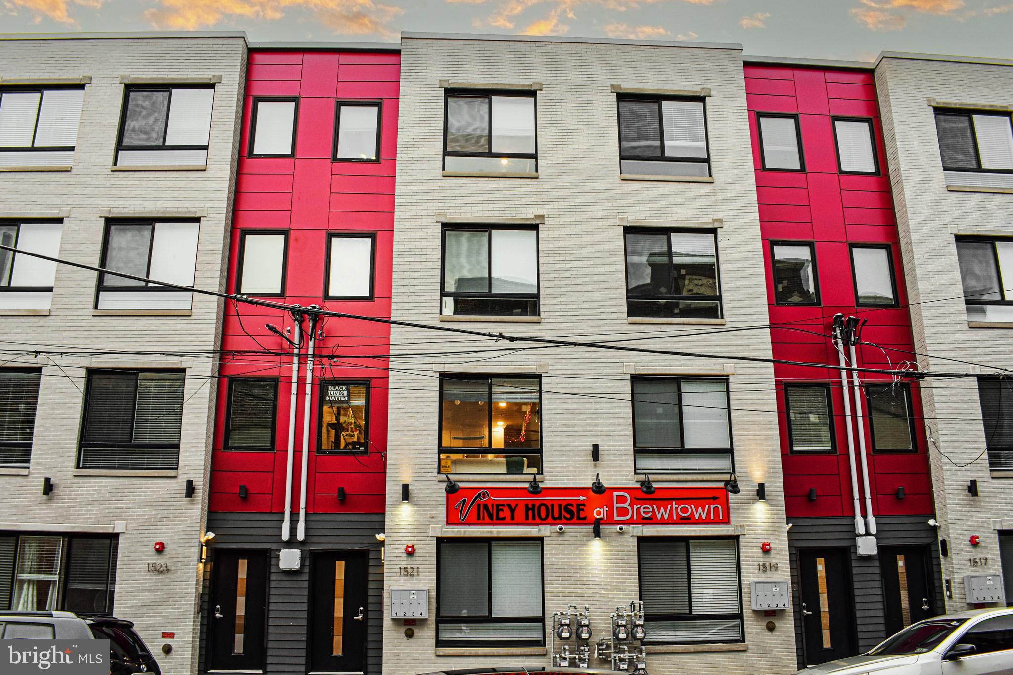 1517-1523 N Stillman St