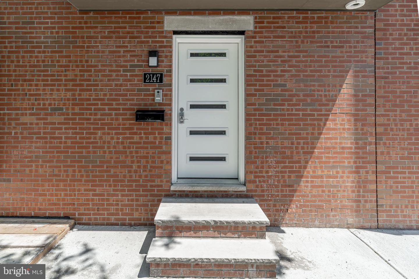 2147 Christian St #1