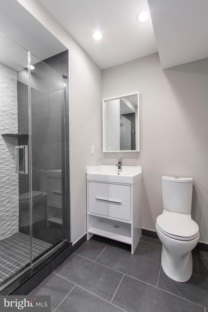 716-18 S Sartain St #4