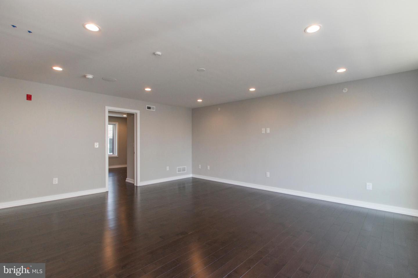 716-18 S Sartain St #4