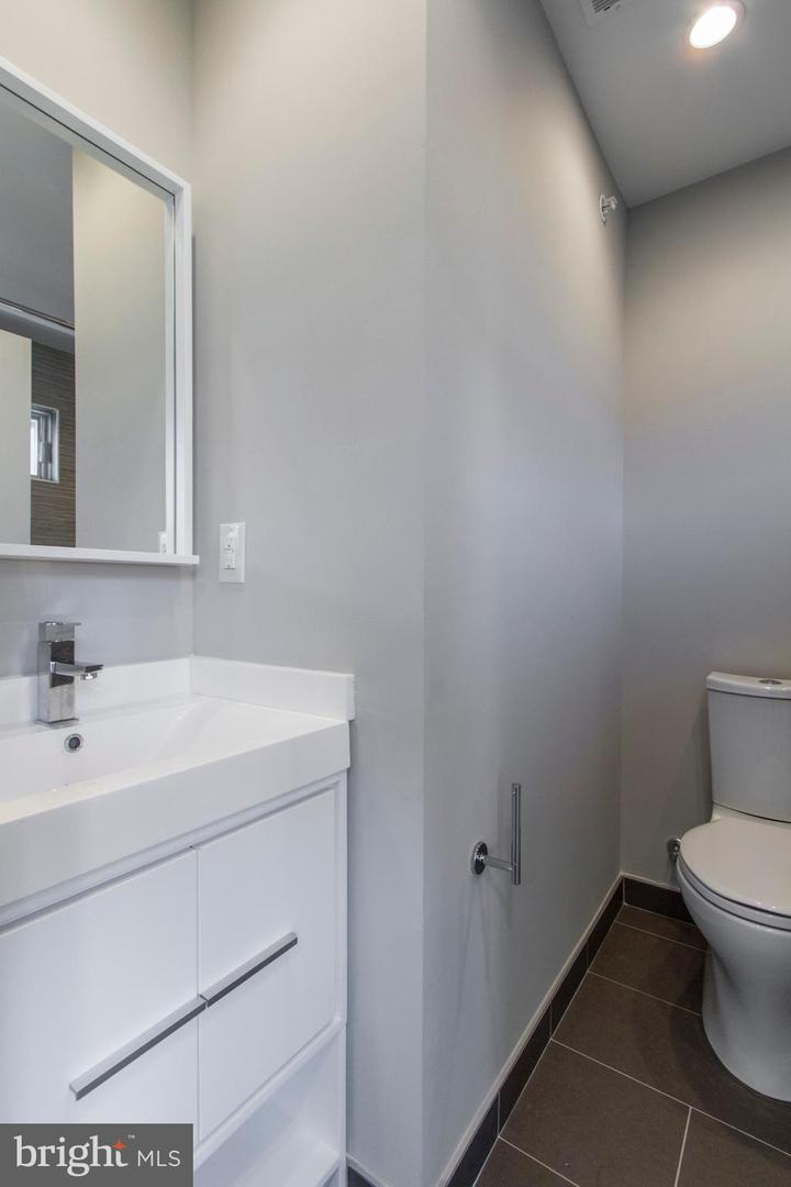 716-18 S Sartain St #4