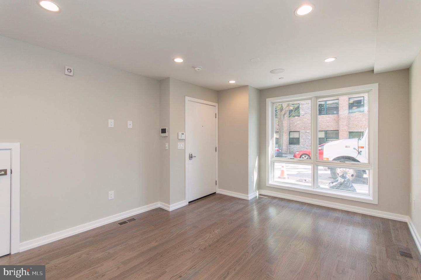 1705 Bainbridge St #1