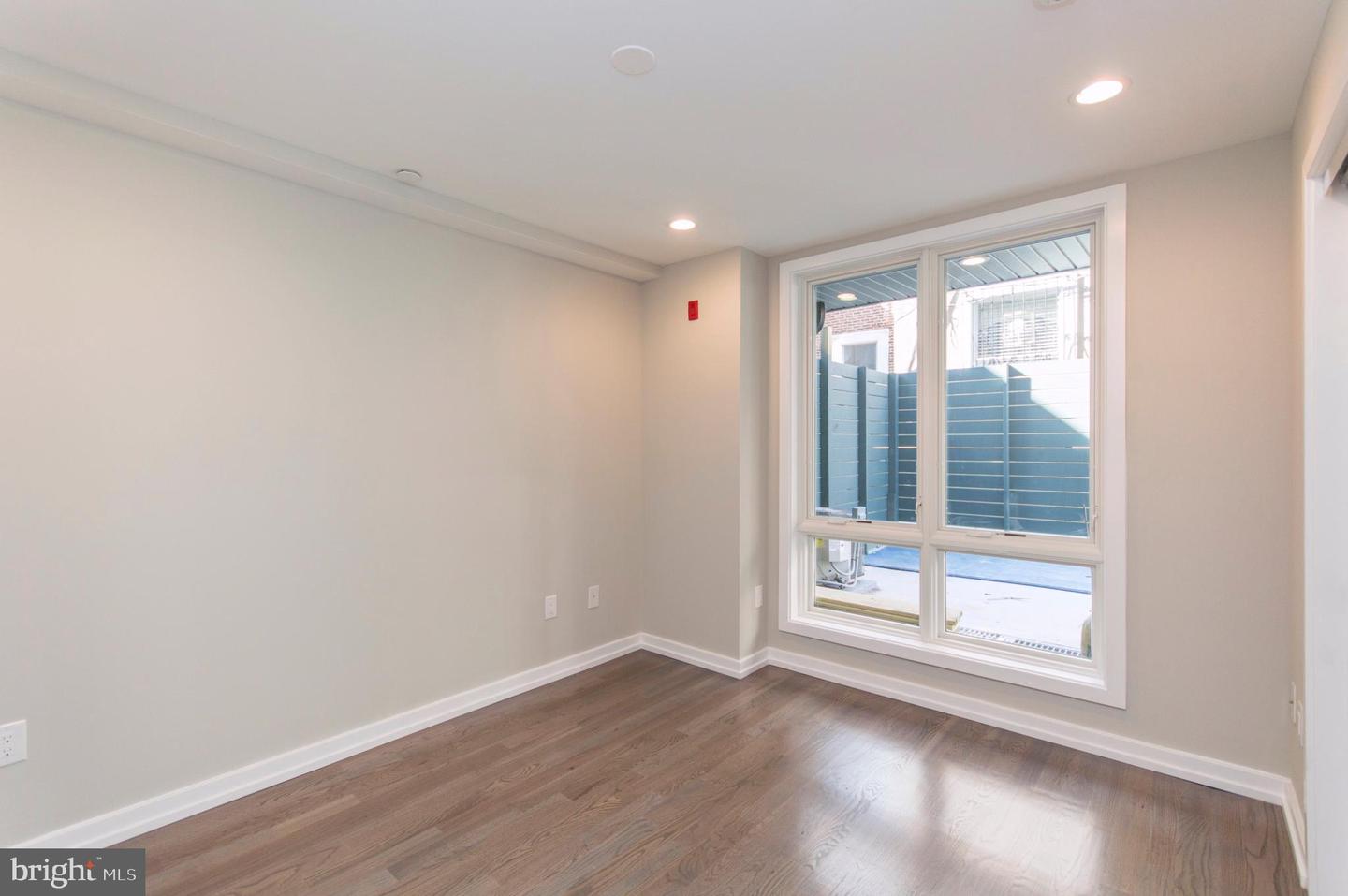 1705 Bainbridge St #1