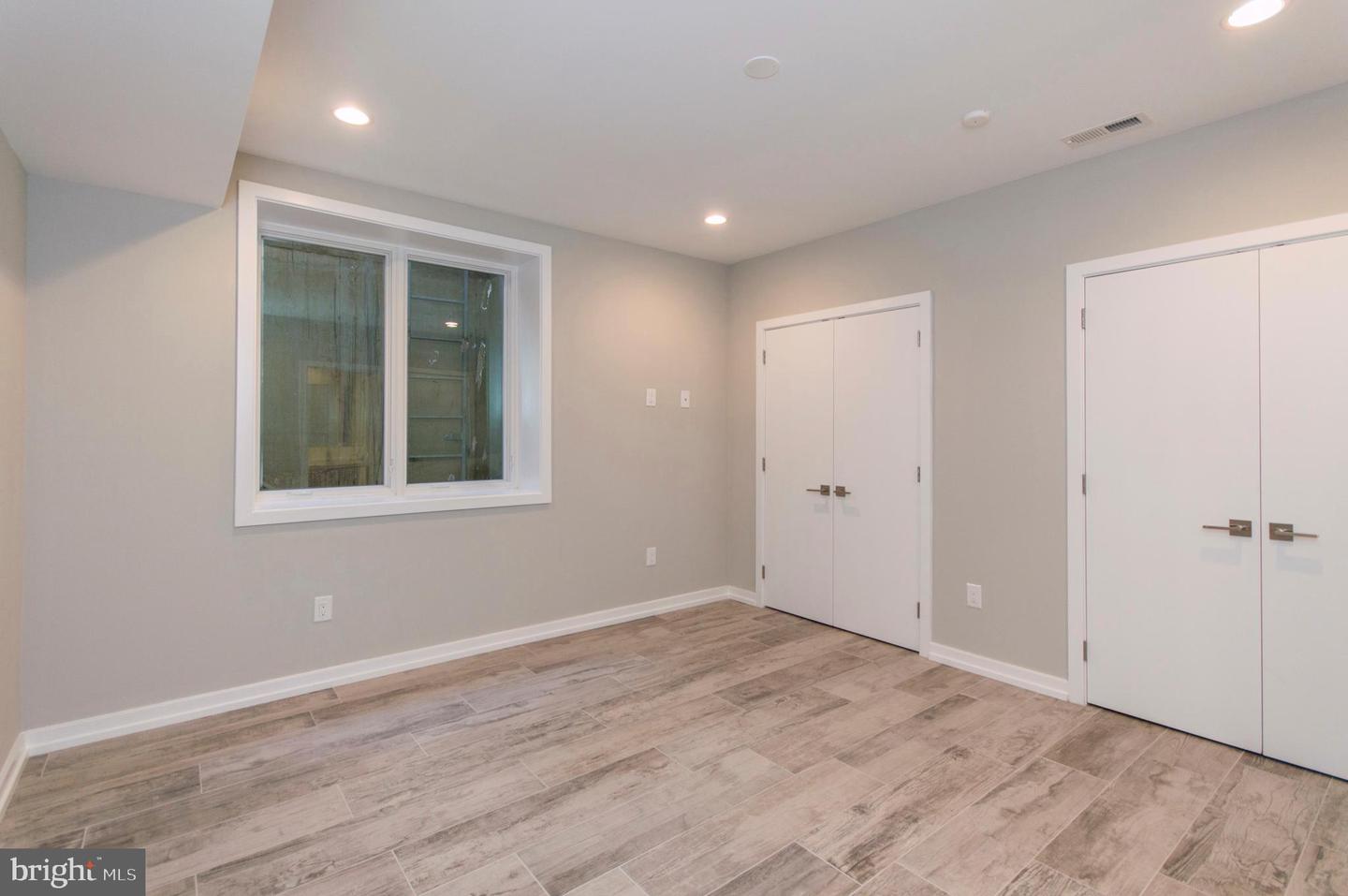 1705 Bainbridge St #1