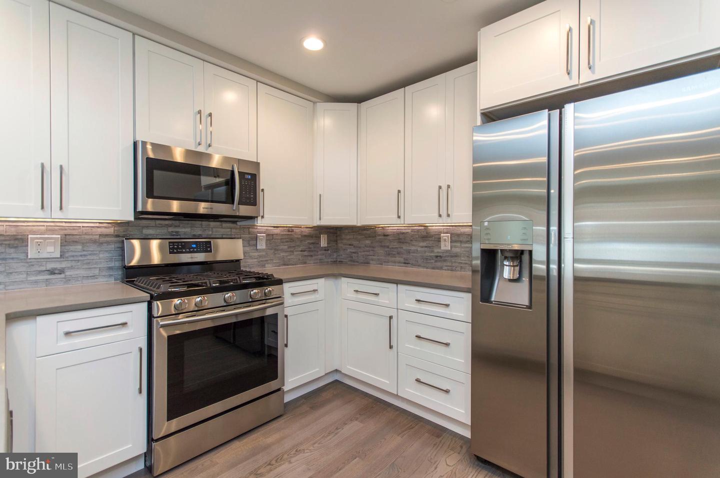 1705 Bainbridge St #1