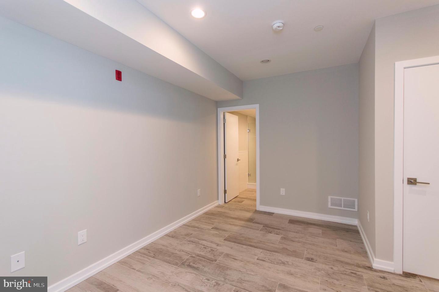 1705 Bainbridge St #1