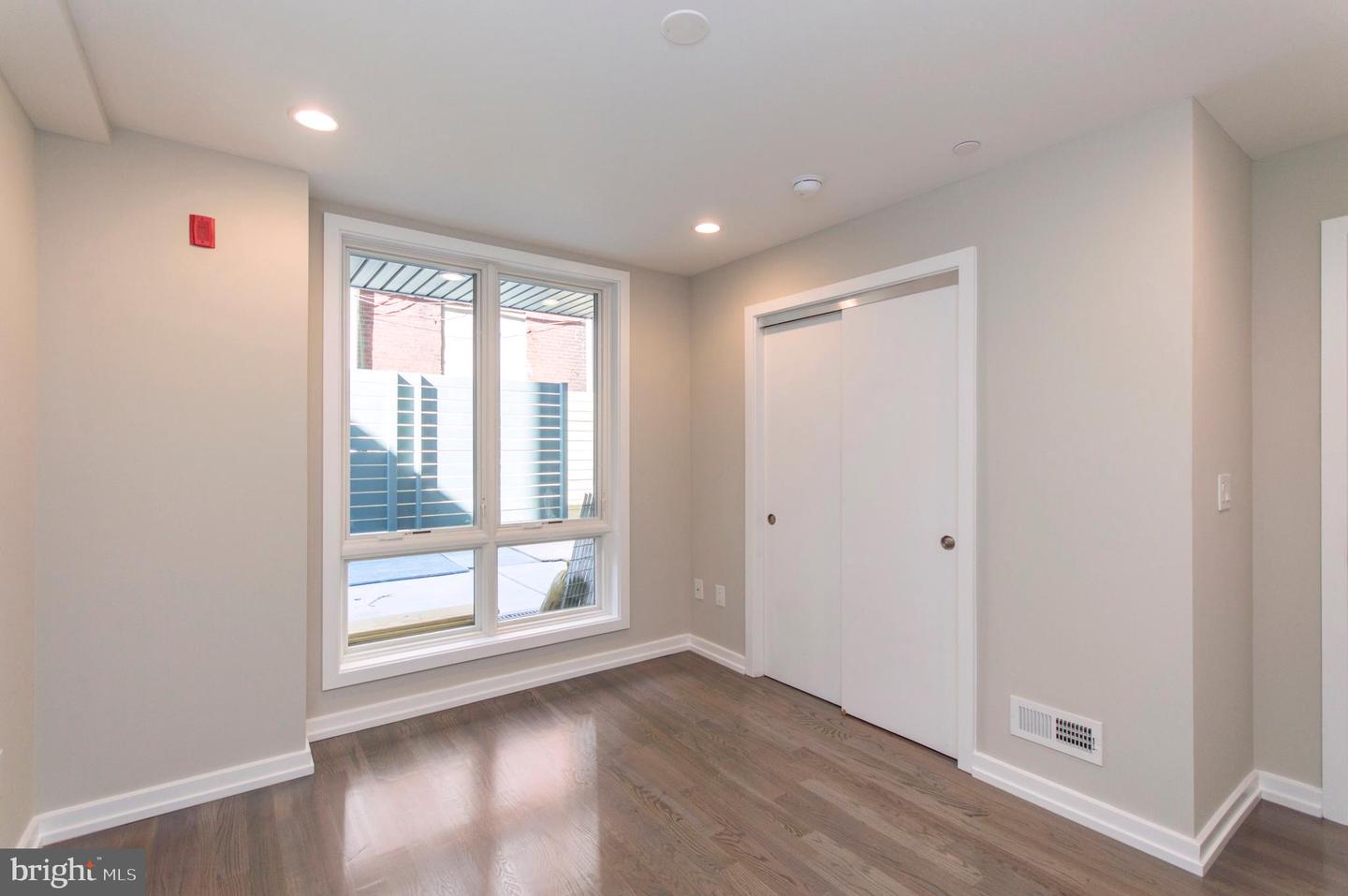 1705 Bainbridge St #1