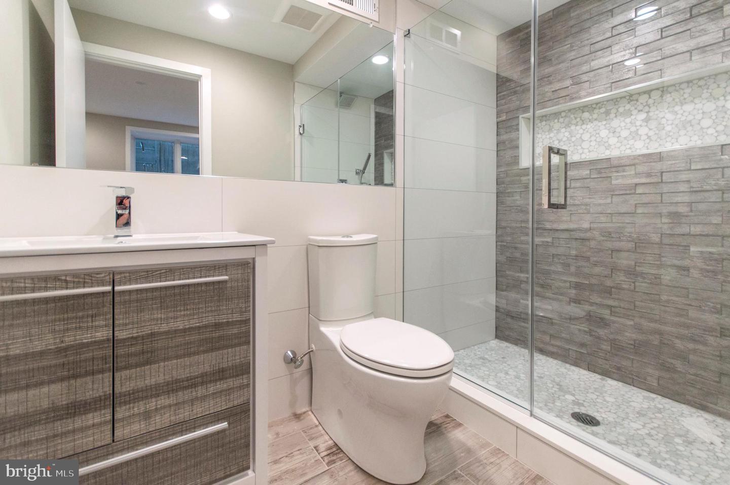 1705 Bainbridge St #1