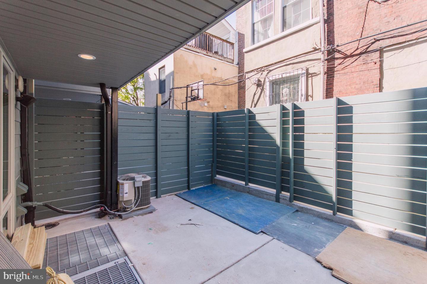 1705 Bainbridge St #1