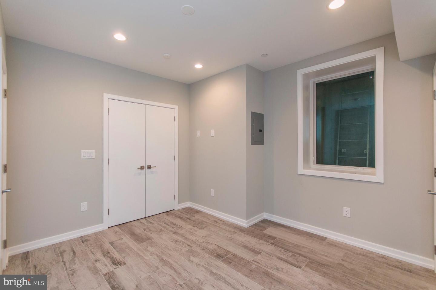 1705 Bainbridge St #1