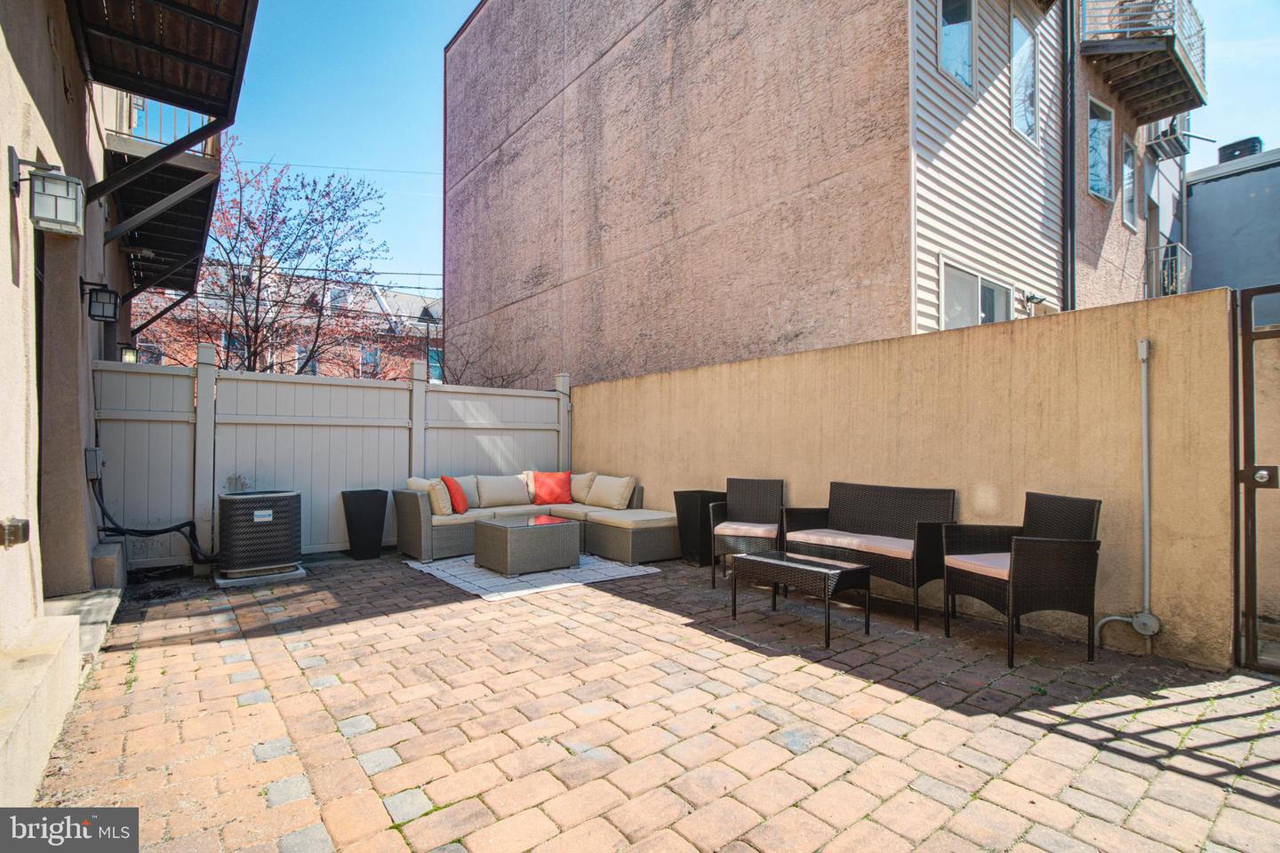 1309-11 N Lawrence St #3