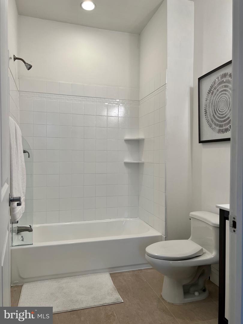 1309-11 N Lawrence St #3