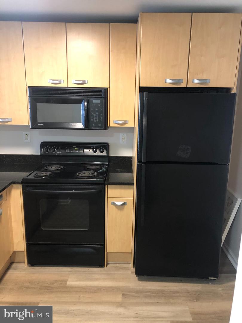 2 Leverington Ave #30