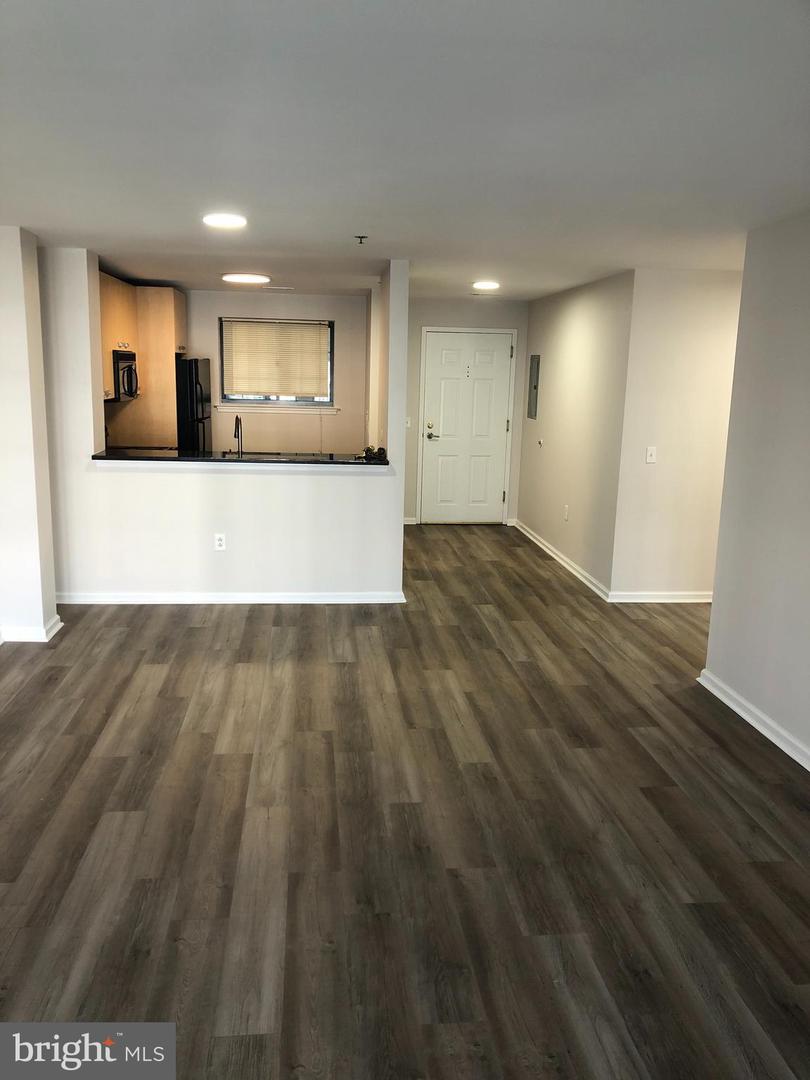 2 Leverington Ave #30