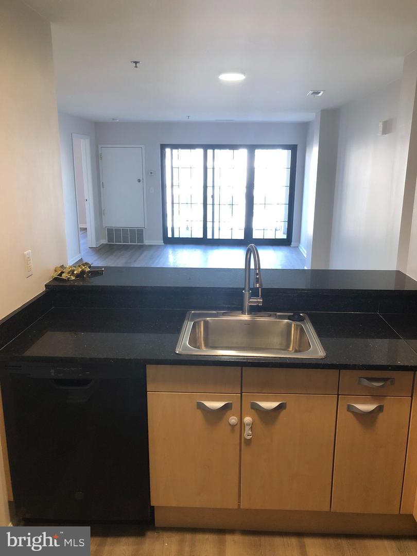 2 Leverington Ave #30