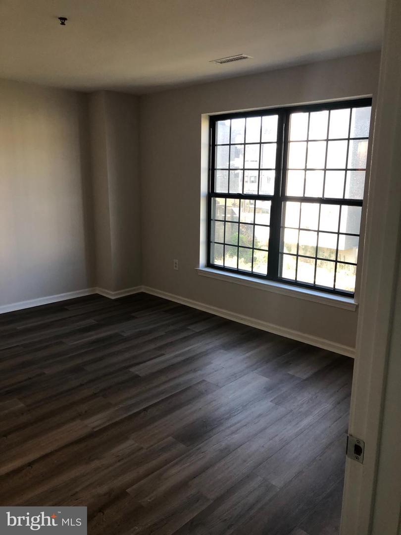 2 Leverington Ave #30