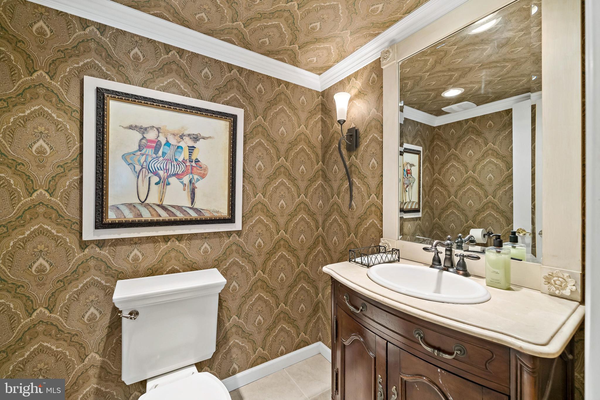 1919 Chestnut St #1610-11