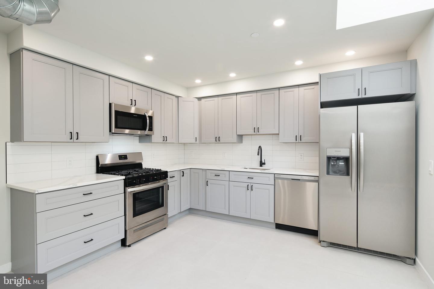 1501 N 5th St #1