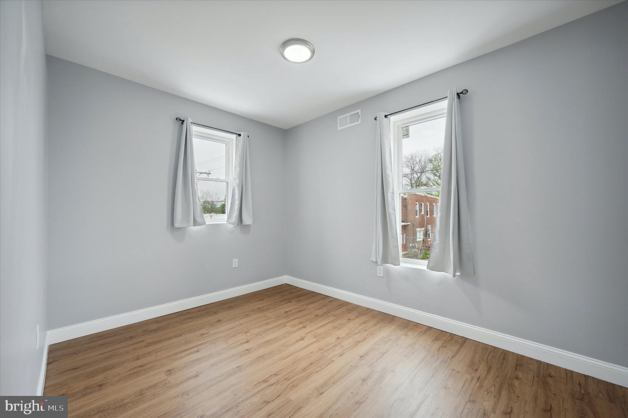 1260 N 54th St