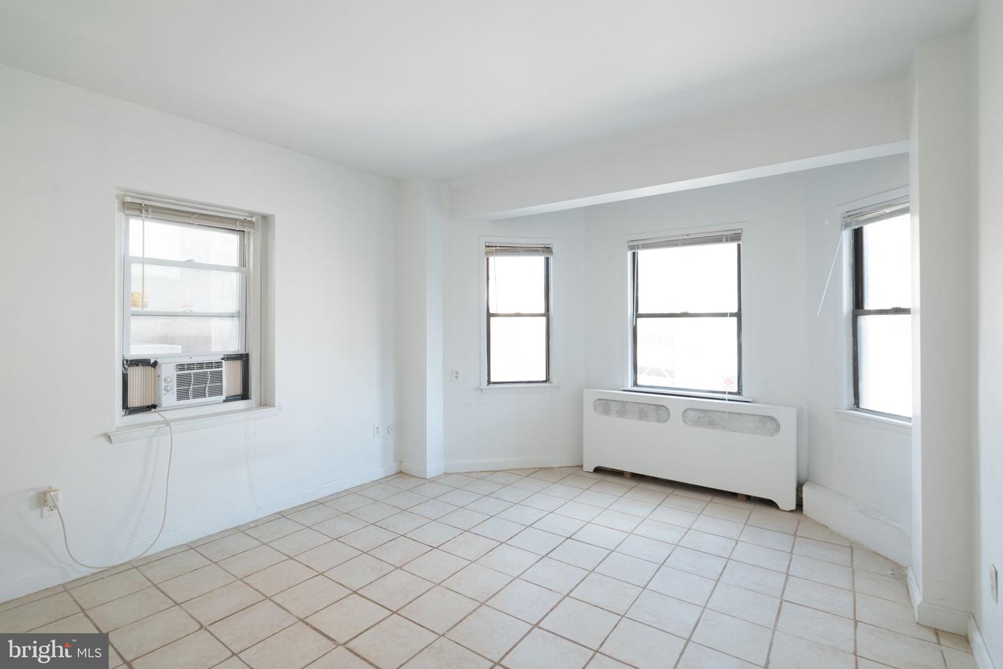 1321-23 Spruce St #4f