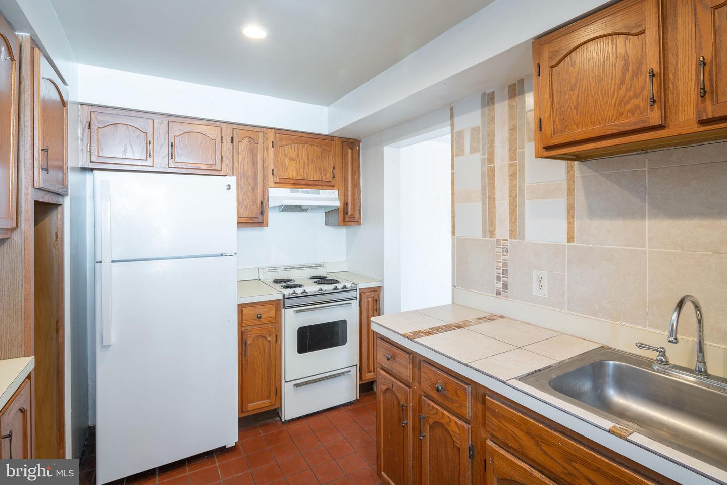 1321-23 Spruce St #4f