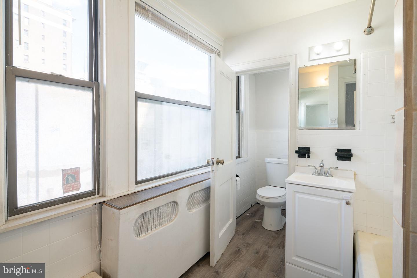 1321-23 Spruce St #4f