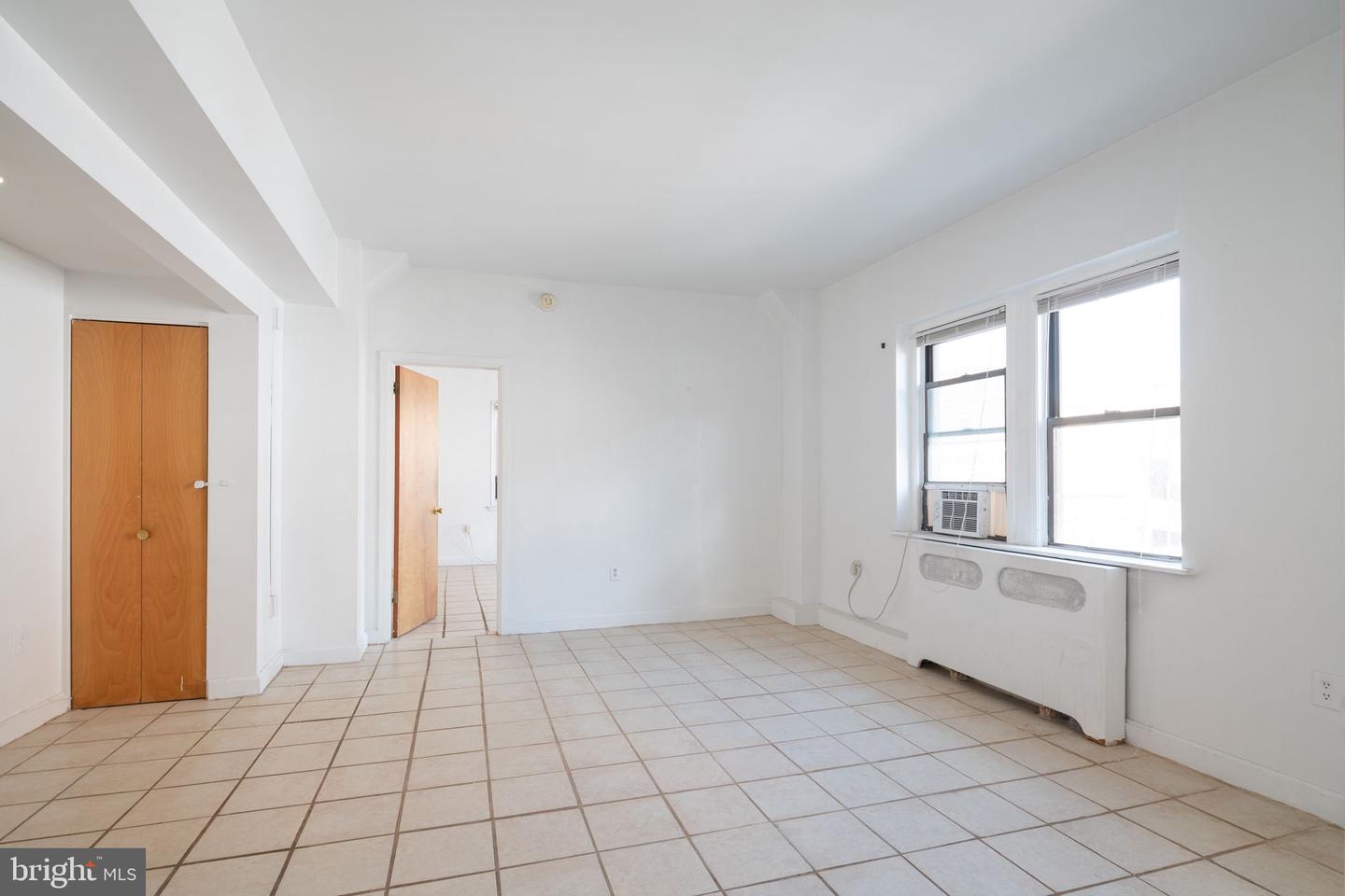 1321-23 Spruce St #4f