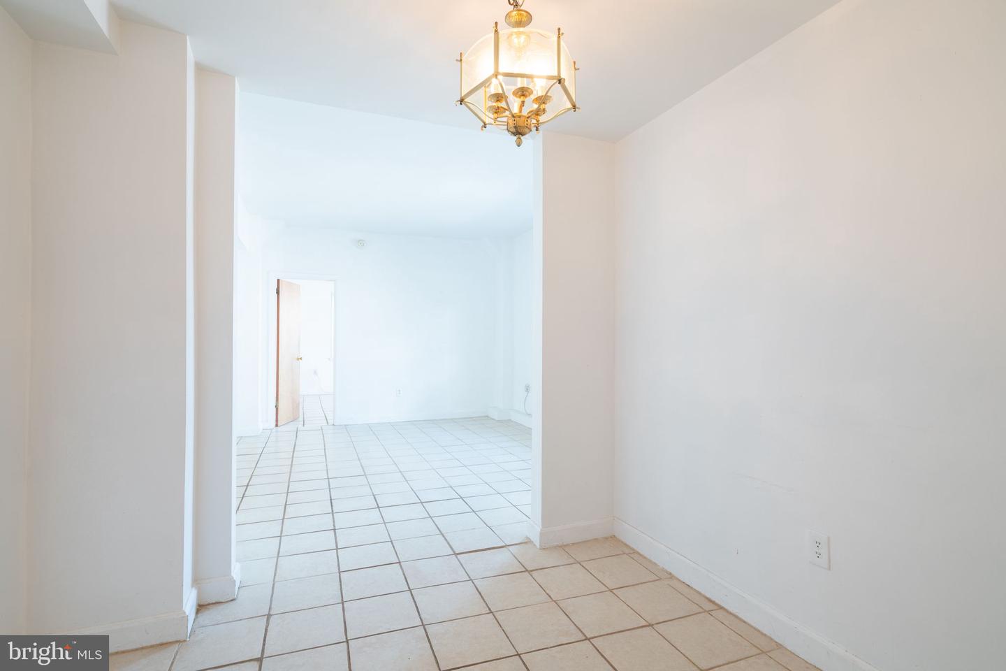 1321-23 Spruce St #4f