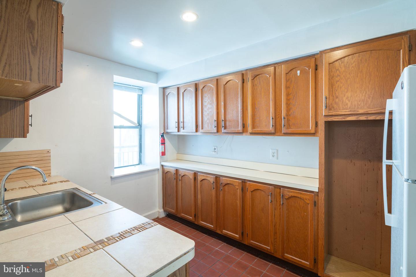 1321-23 Spruce St #4f