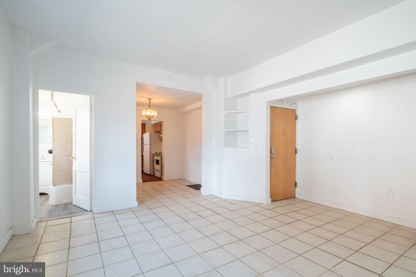 1321-23 Spruce St #4f