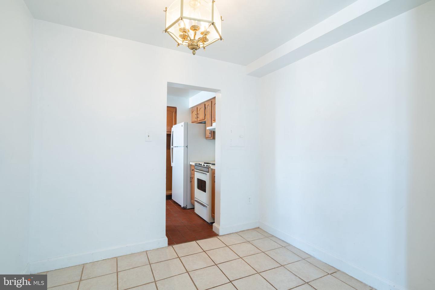 1321-23 Spruce St #4f