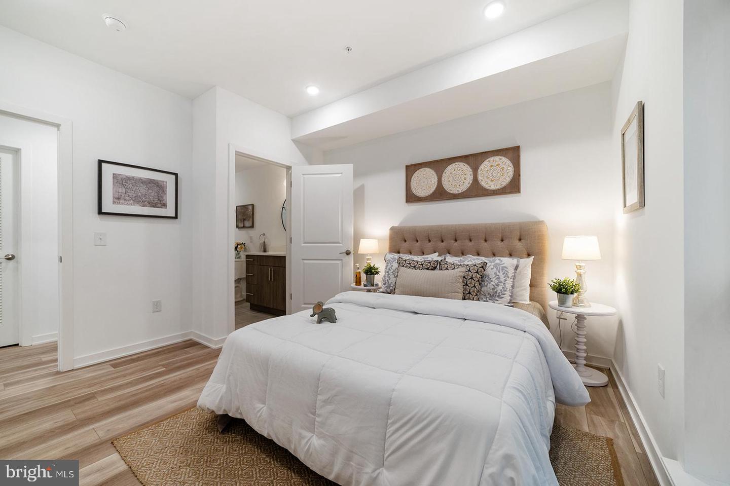 2037 E Lehigh Ave #51c