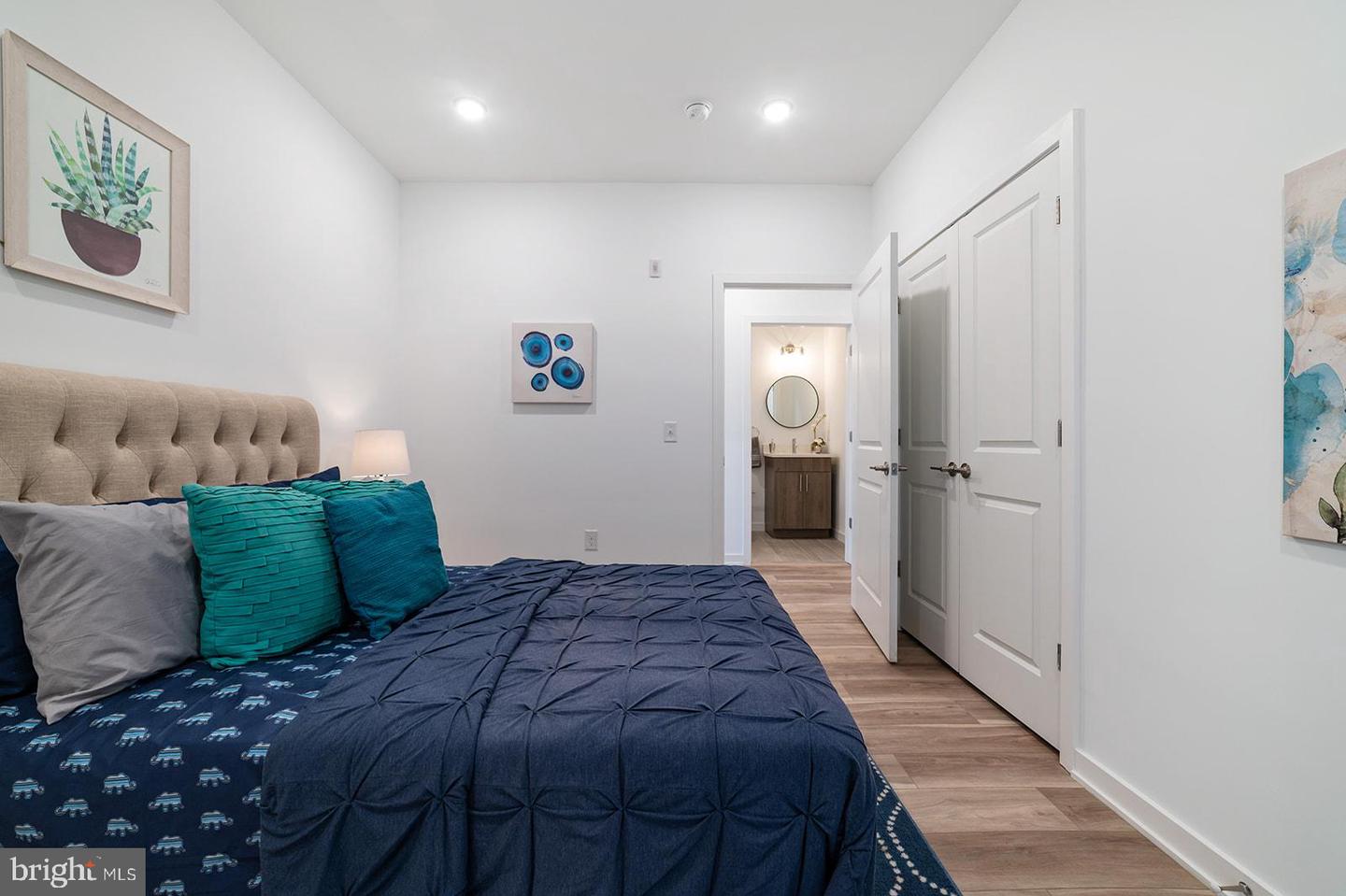 2037 E Lehigh Ave #51c