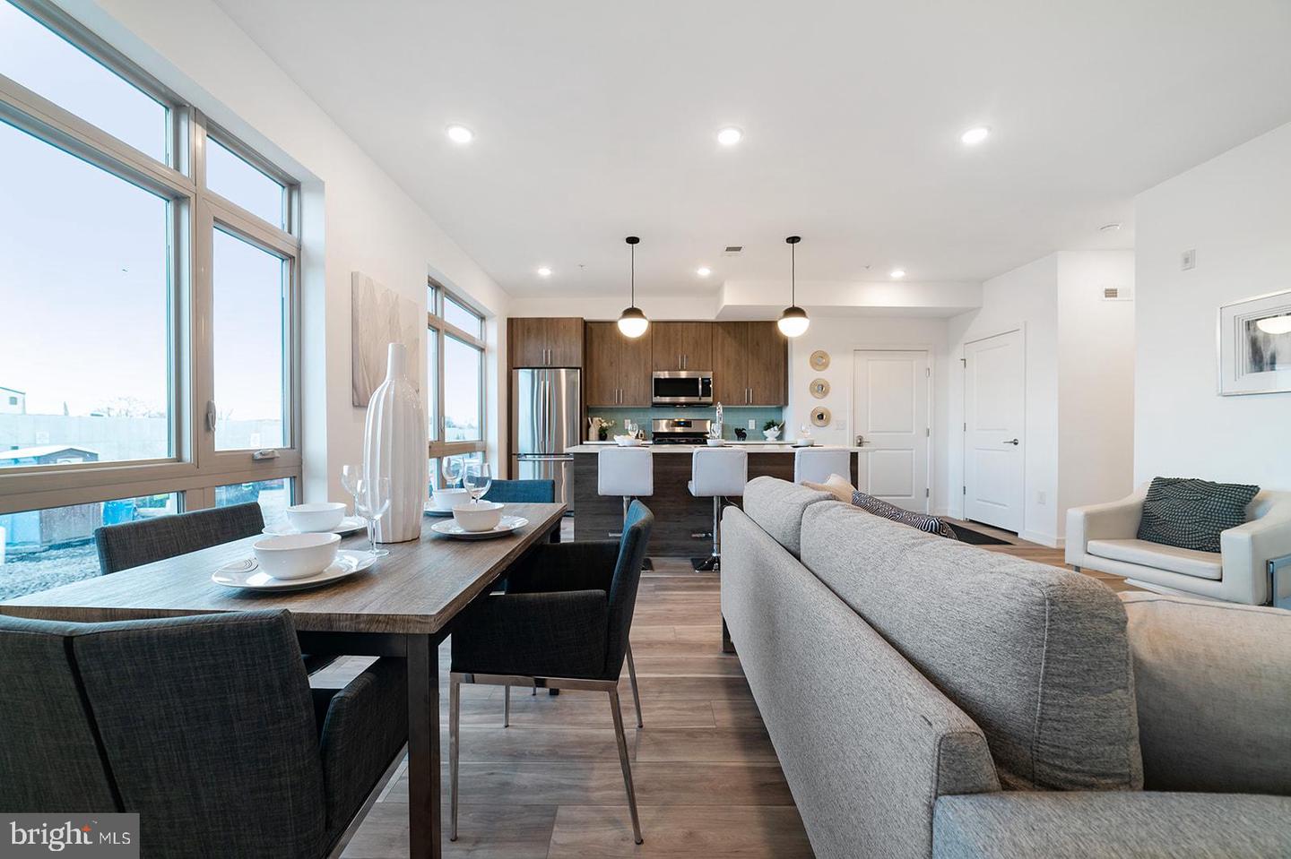 2037 E Lehigh Ave #51c