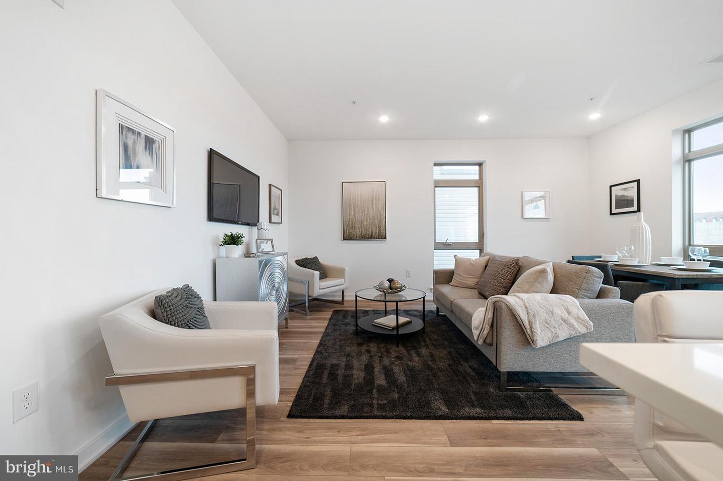 2037 E Lehigh Ave #51c