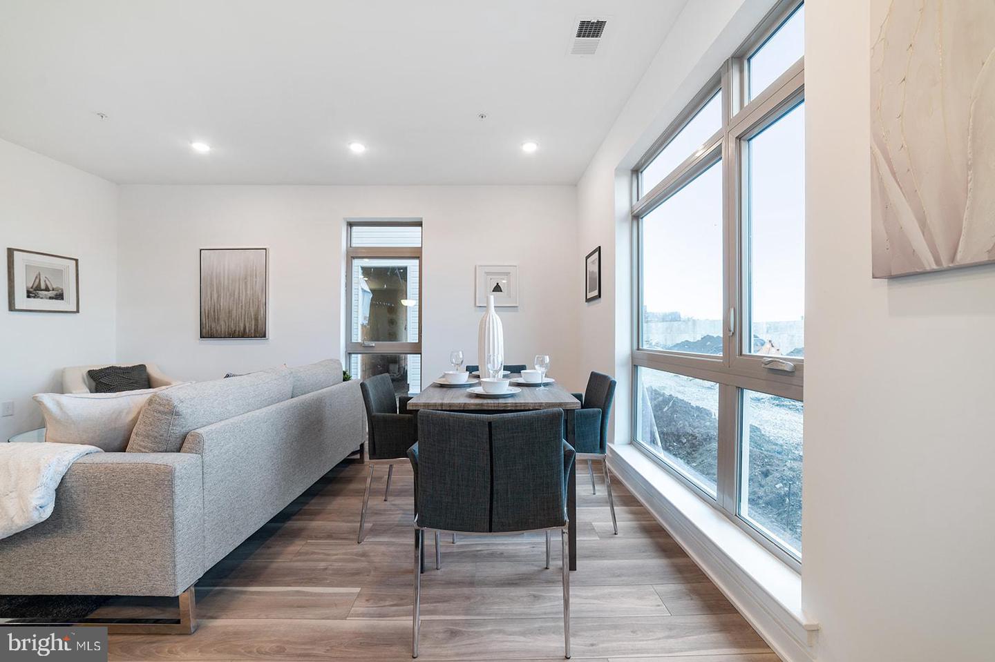 2037 E Lehigh Ave #51c