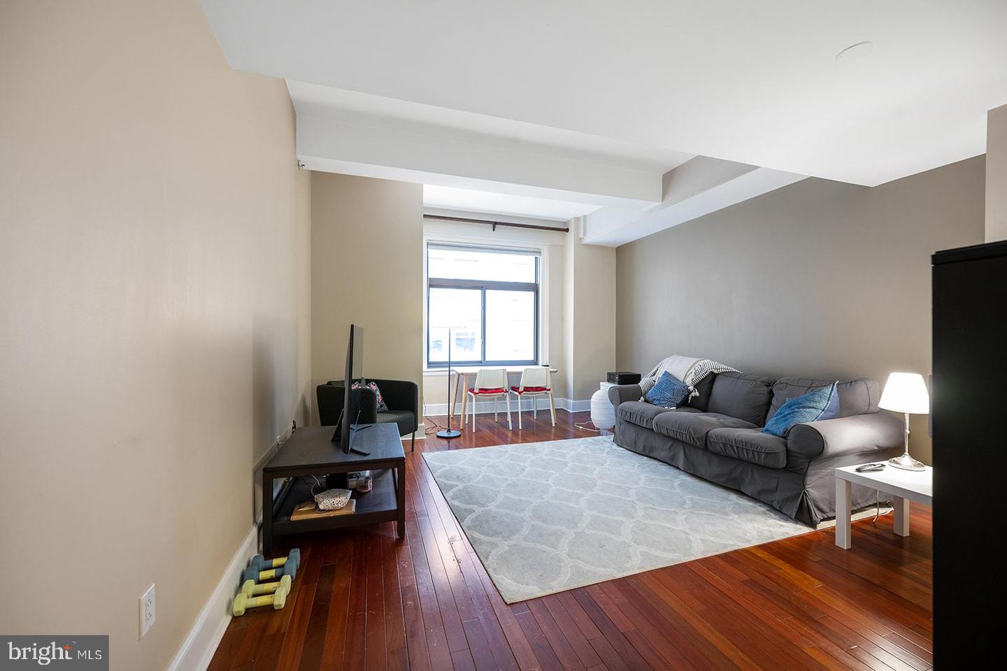 1500 Chestnut St #13e