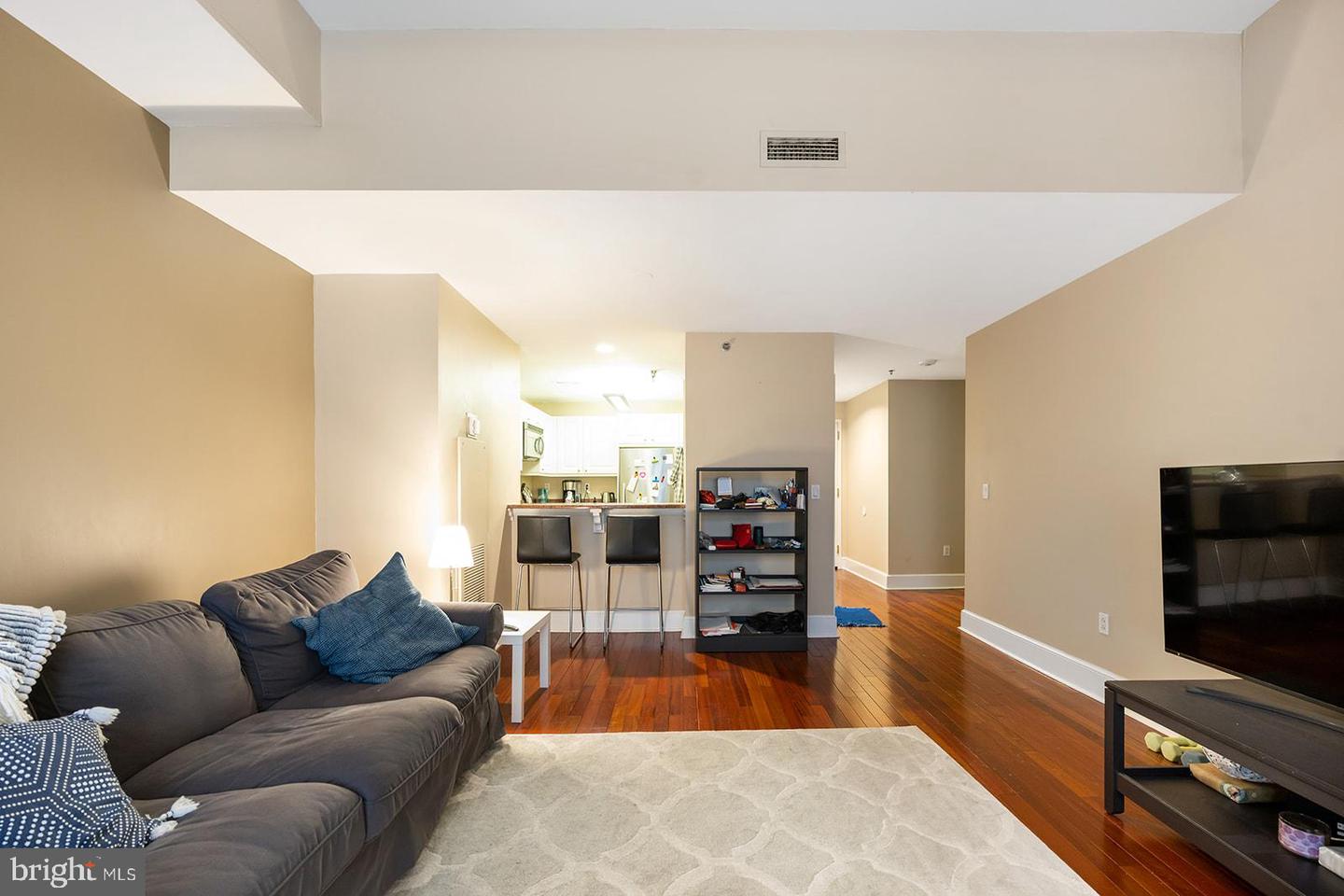 1500 Chestnut St #13e