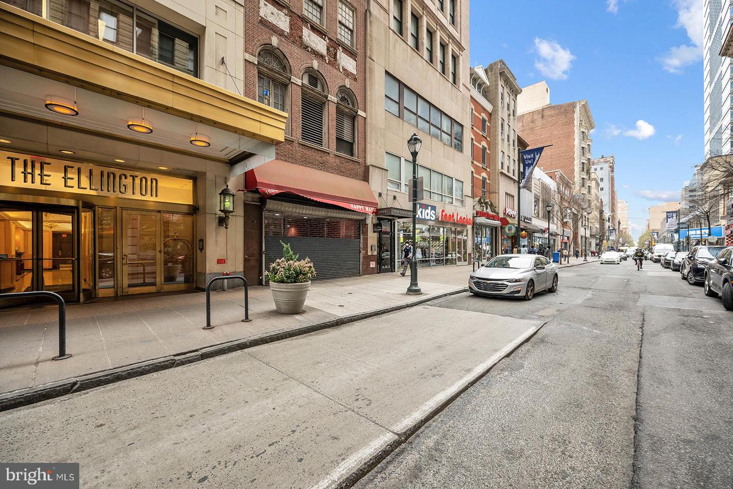 1500 Chestnut St #13e