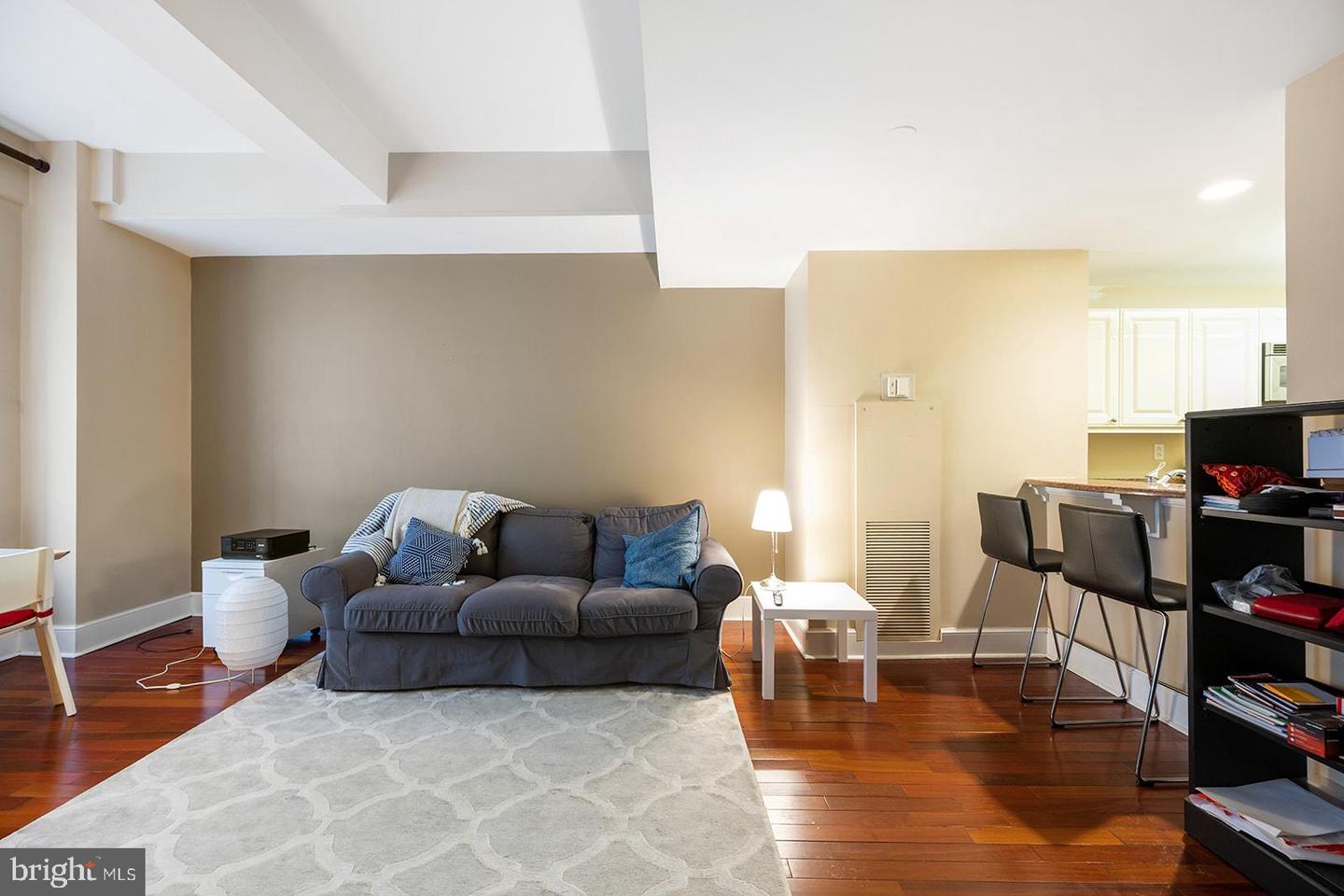 1500 Chestnut St #13e