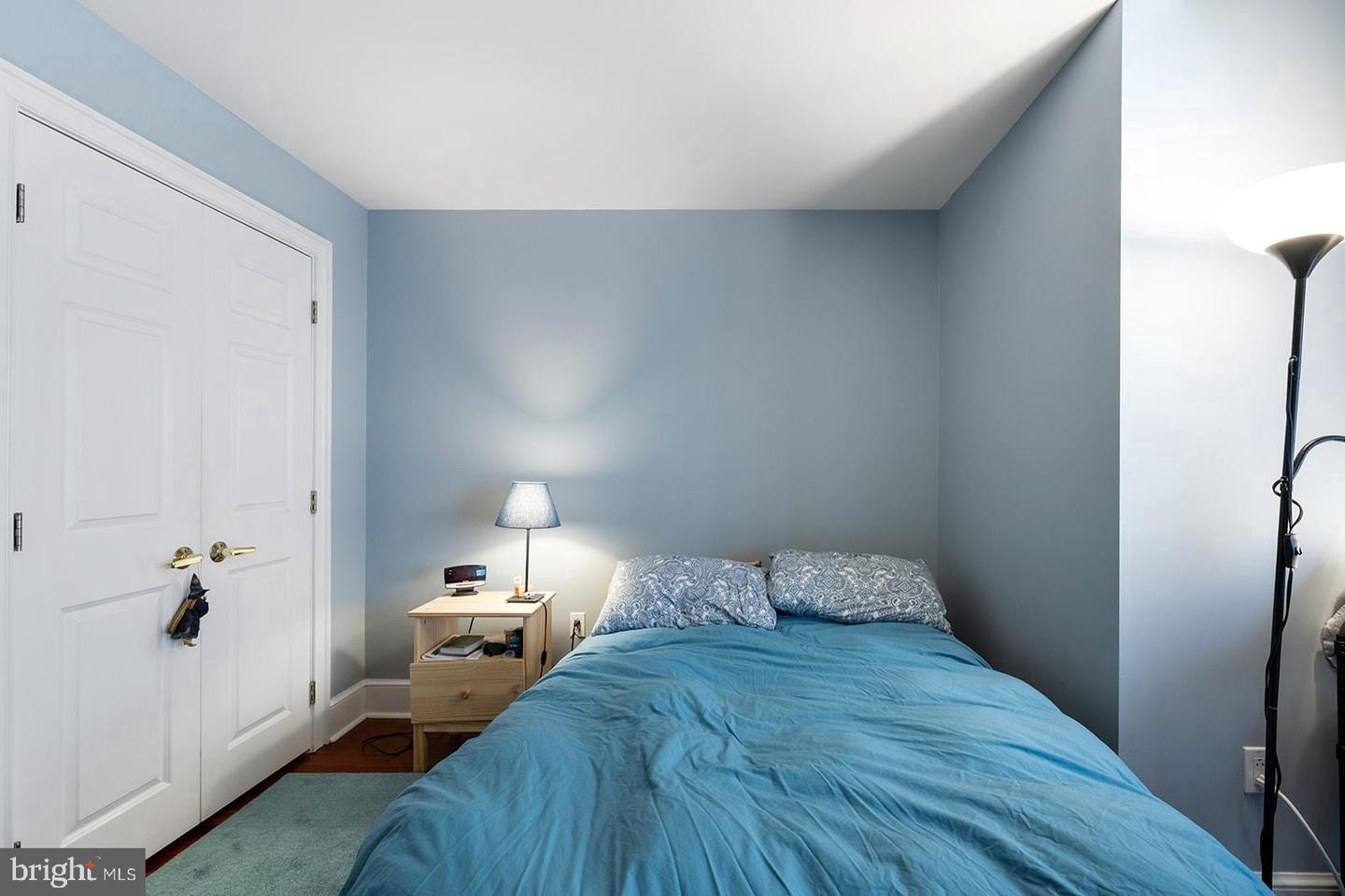 1500 Chestnut St #13e