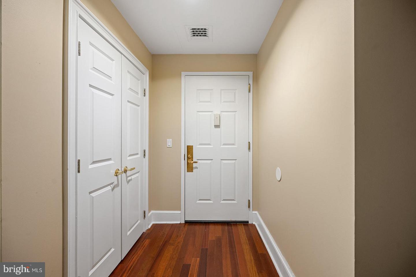 1500 Chestnut St #13e